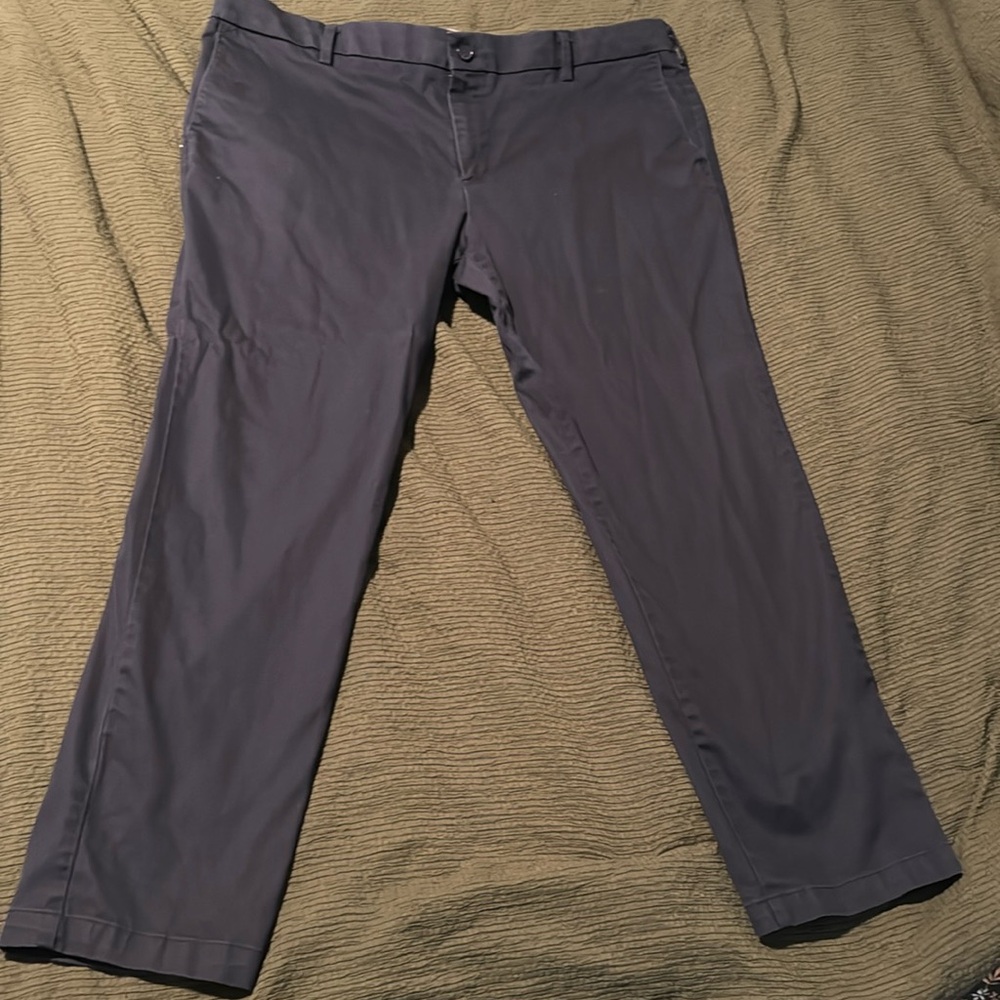 Dockers Signature Khaki Flat Front Slim Fit 42x30